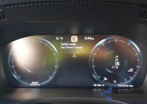 2021 Volvo Xc60 T5 Momentum z USA, uszkodzony, nr VIN YV4102RK6M1828975